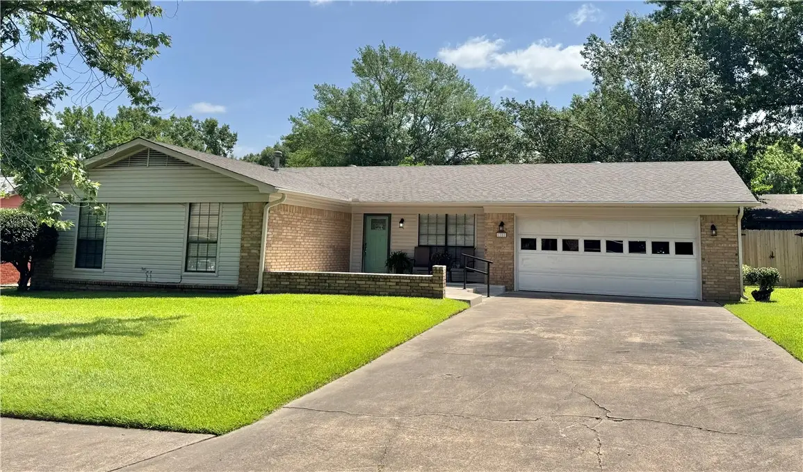 1101 S Laredo Avenue, Russellville, AR 72801 - #1