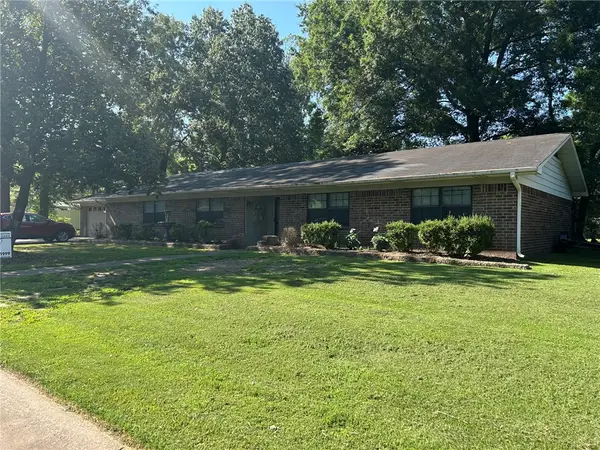 2813 W D Street, Russellville, AR 72801