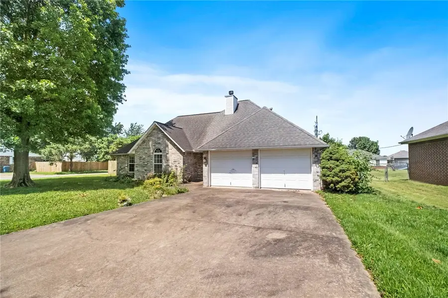 591 Bloomfield Street, Gentry, AR 72734 - #3