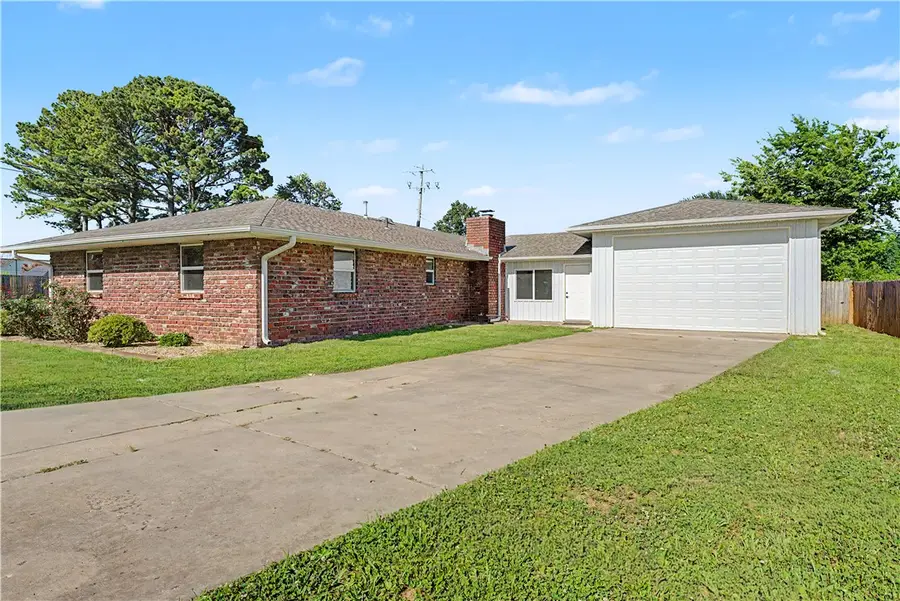 706 W Will Rogers Drive, Rogers, AR 72756 - #3