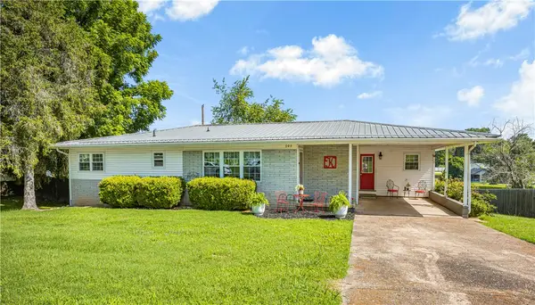 905 Sunset Lane, Harrison, AR 72601