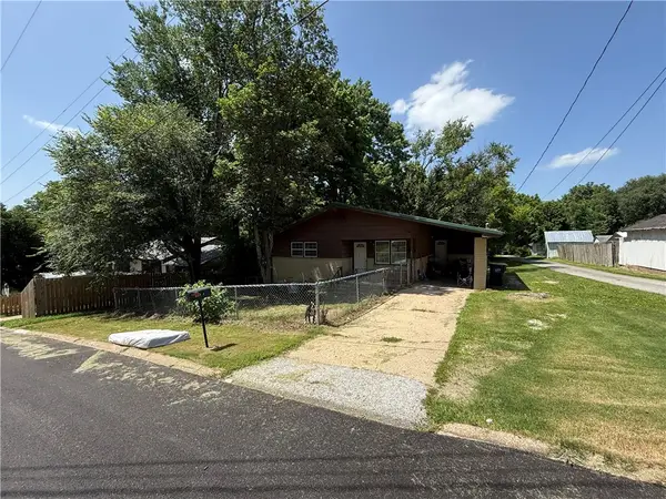 103 E College Avenue, Harrison, AR 72601