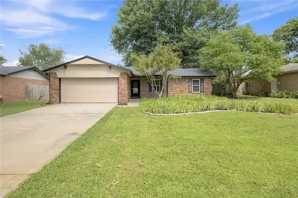 3042 N Malinda Drive, Fayetteville, AR 72703