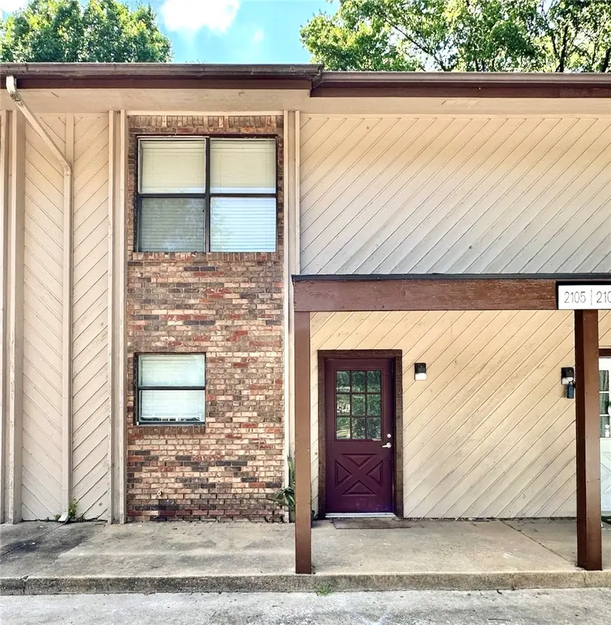 2105 N East Oaks Drive, Fayetteville, AR 72703 - #1