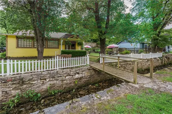 273 N Main Street, Eureka Springs, AR 72632