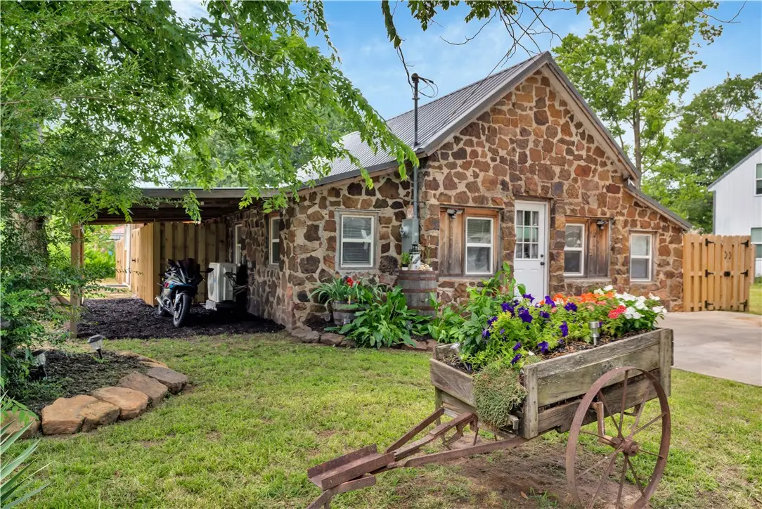 112 W Thurman Street, Prairie Grove, AR 72753 - #1