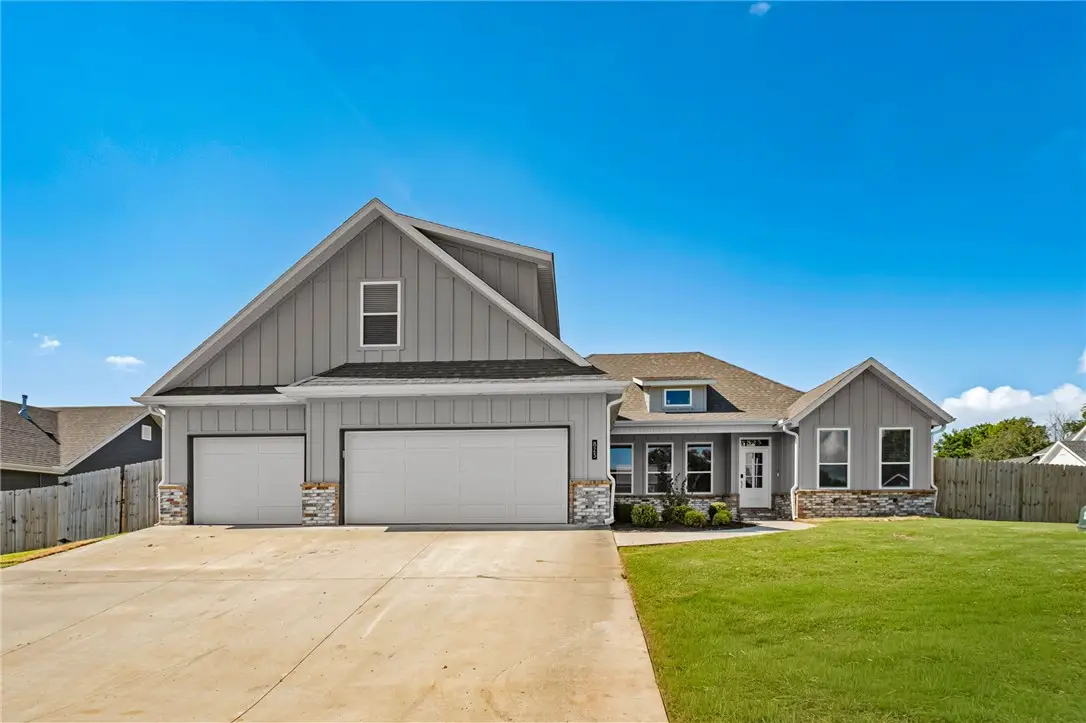 823 Mueller Way, Prairie Grove, AR 72753 - #1