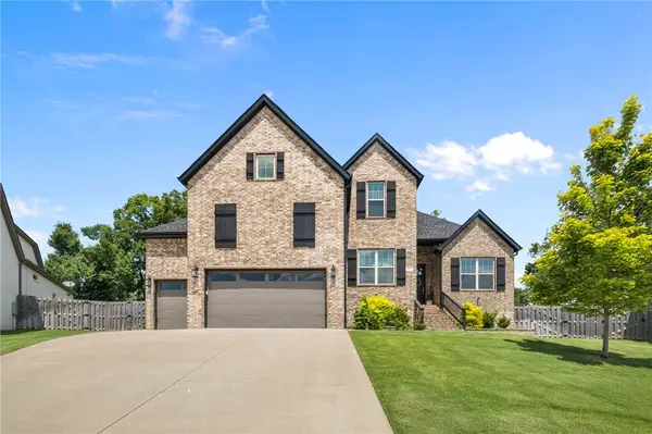 5901 SW Hawkes Street, Bentonville, AR 72713