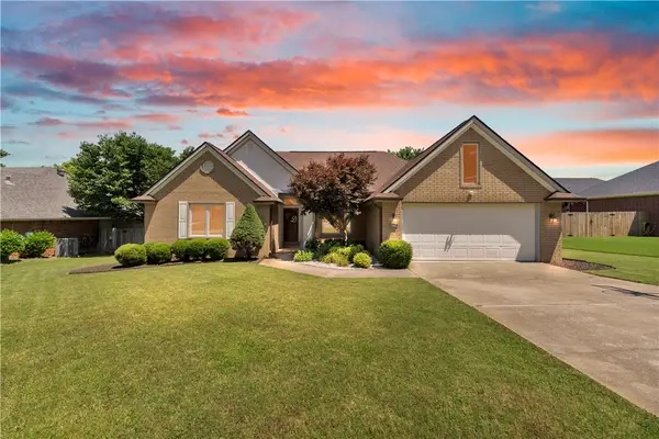 4374 W Sandingham Street, Fayetteville, AR 72704