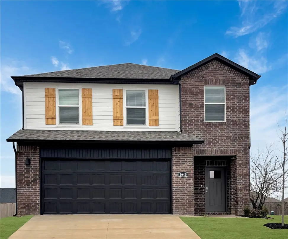 633 S Neon Avenue, Fayetteville, AR 72704 - #1