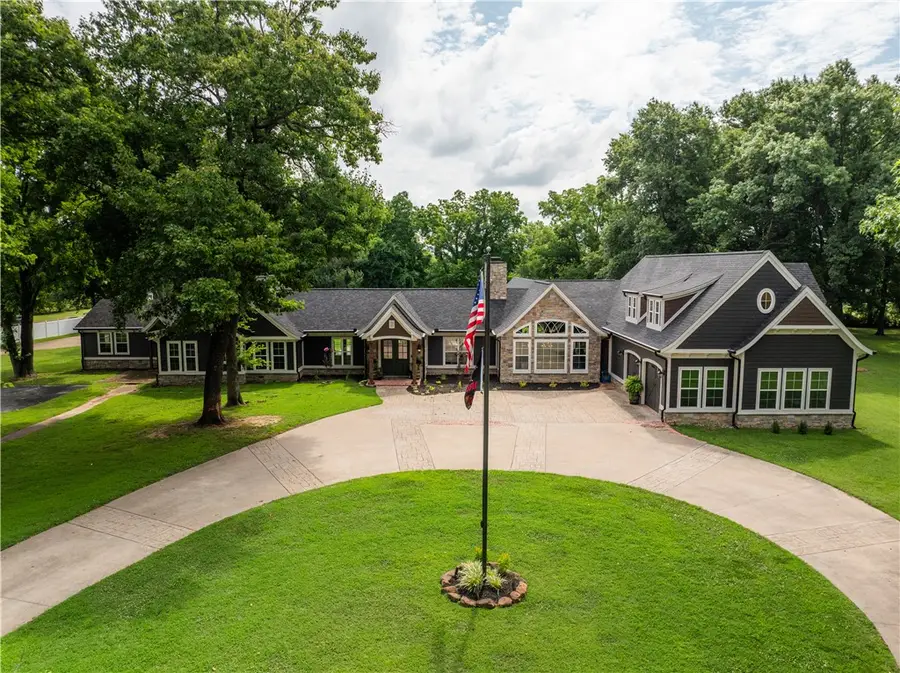 1101 N Dogwood Street, Siloam Springs, AR 72761 - #2