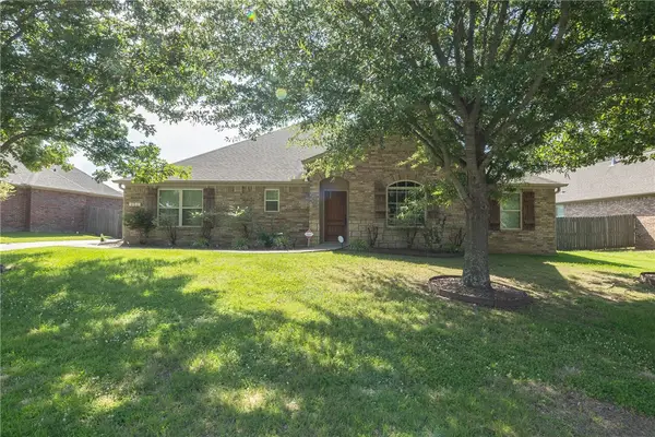 3561 W Providence Drive, Fayetteville, AR 72704