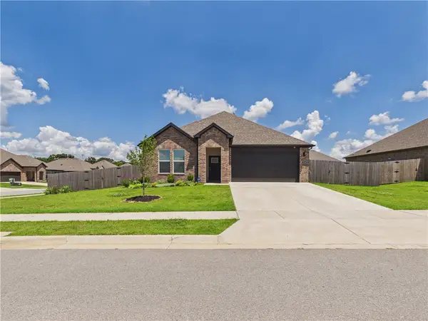 2108 Hahn Street, Pea Ridge, AR 72751