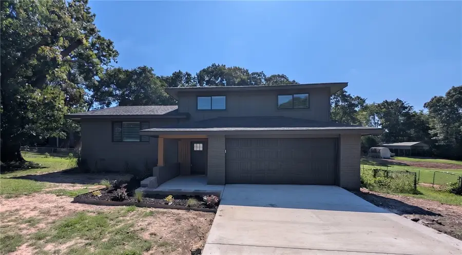 68 N Woodridge Road, Rogers, AR 72756 - #2