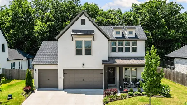 2823 N Whistle Post Drive, Fayetteville, AR 72704