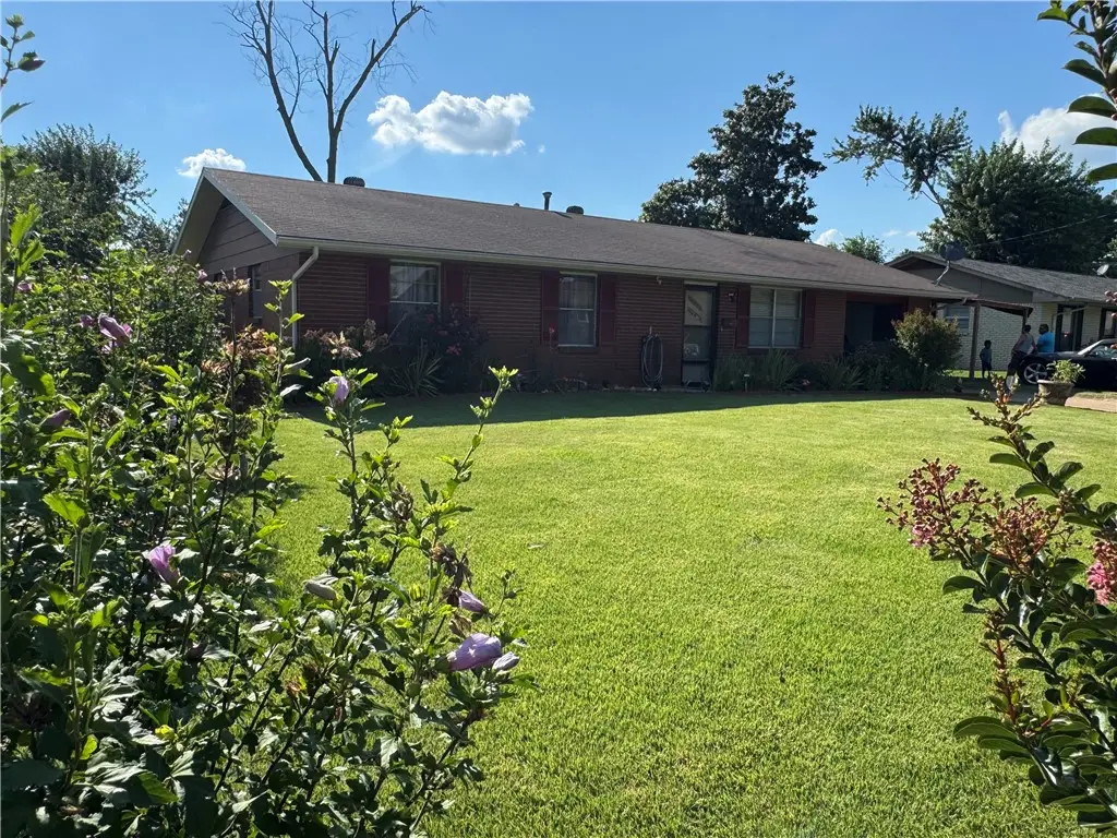 806 7th Street, Rogers, AR 72756 - #1