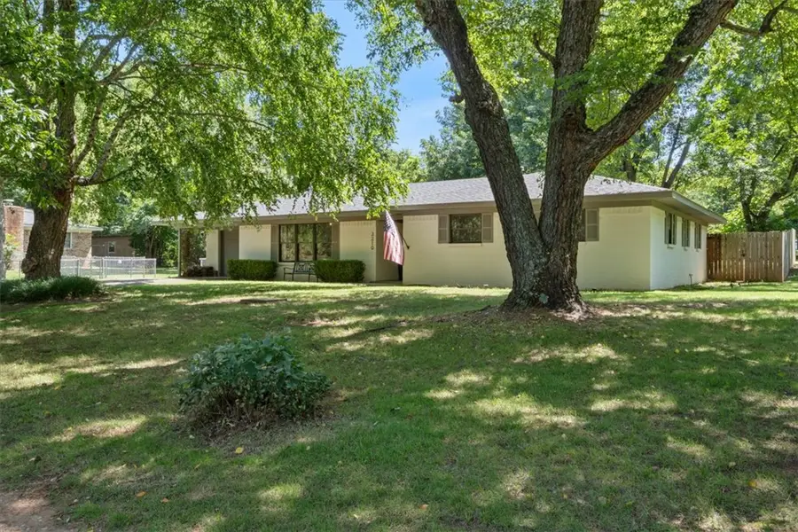 3210 E Skillern Road, Fayetteville, AR 72703 - #3
