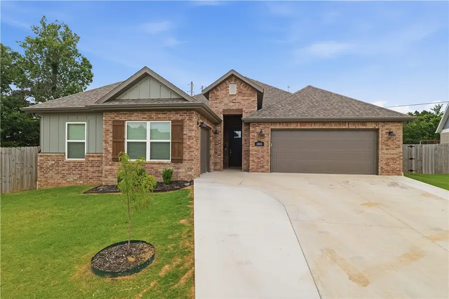 3800 SW Pinecrest Drive, Bentonville, AR 72713 - #3