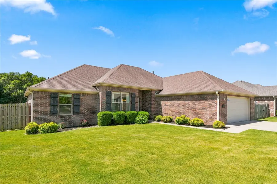 427 La Riata Street, Farmington, AR 72730 - #3