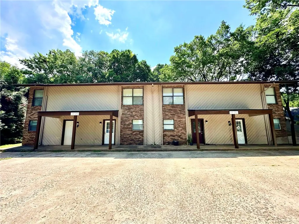2101, 2103, 2105, 2107 N East Oaks Drive, Fayetteville, AR 72703 - #1