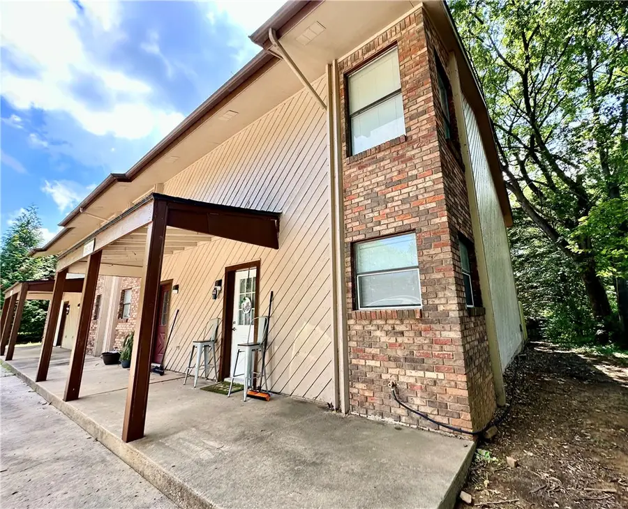 2101, 2103, 2105, 2107 N East Oaks Drive, Fayetteville, AR 72703 - #2