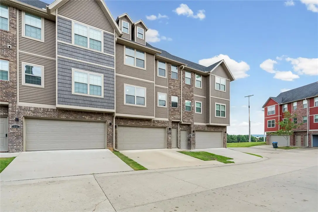 286 S Slopeside Drive, Fayetteville, AR 72704 - #1