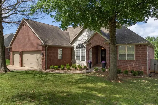 2023 Bridgeport Drive, Fayetteville, AR 72704