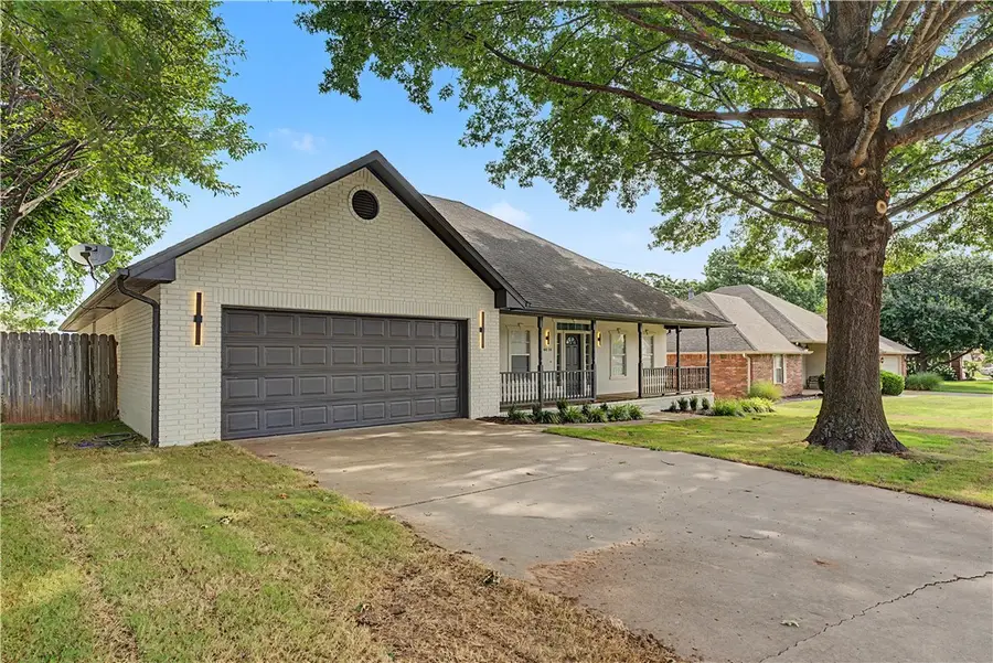 4414 W New Bridge Road, Fayetteville, AR 72704 - #2