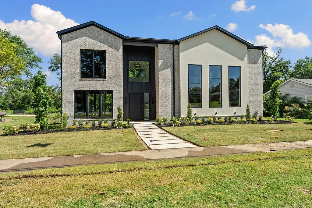 903 NE 2nd Street, Bentonville, AR 72712 - #1