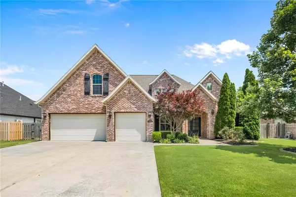 4607 W Warbal Trail, Rogers, AR 72758