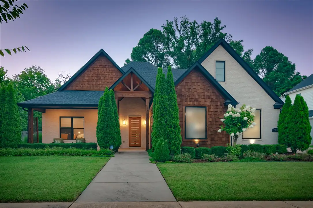 2414 E Absolute Street, Fayetteville, AR 72701 - #1