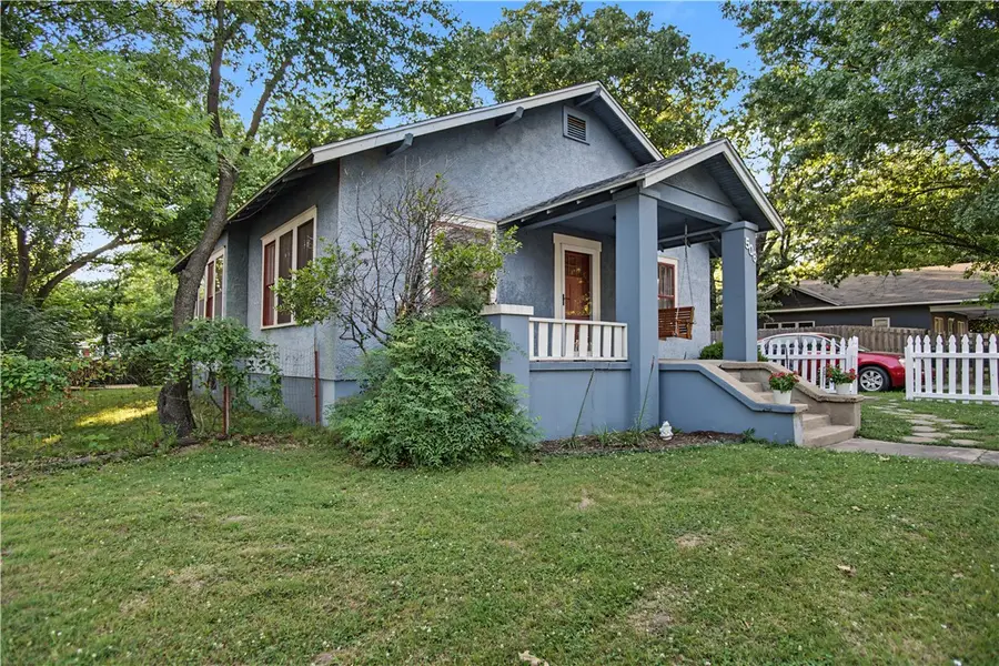 506 N Wright Street, Siloam Springs, AR 72761 - #2
