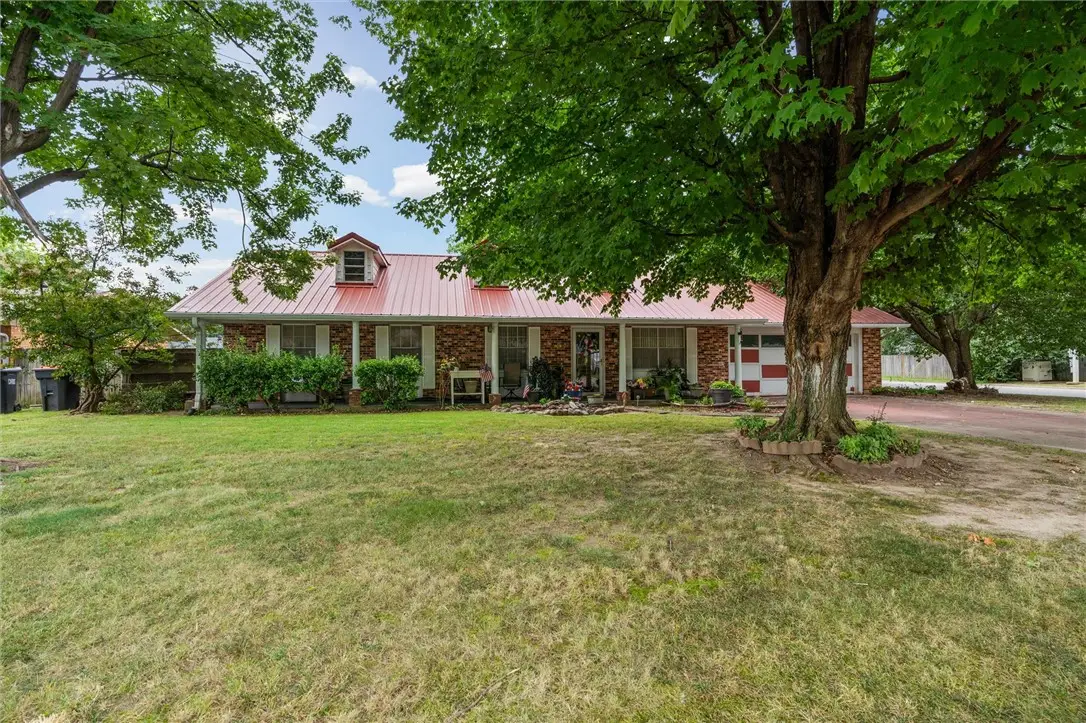 1915 Dee Avenue, Springdale, AR 72762 - #1