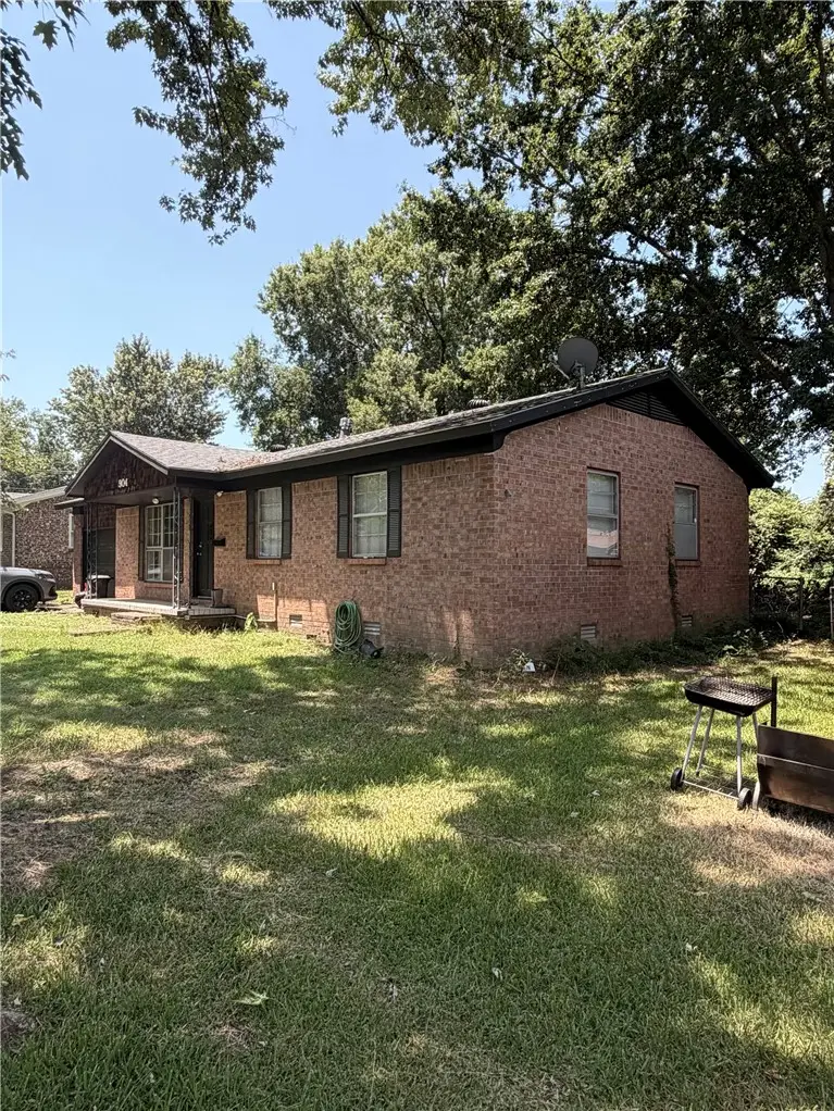904 Olive Drive, Clarksville, AR 72830 - #2