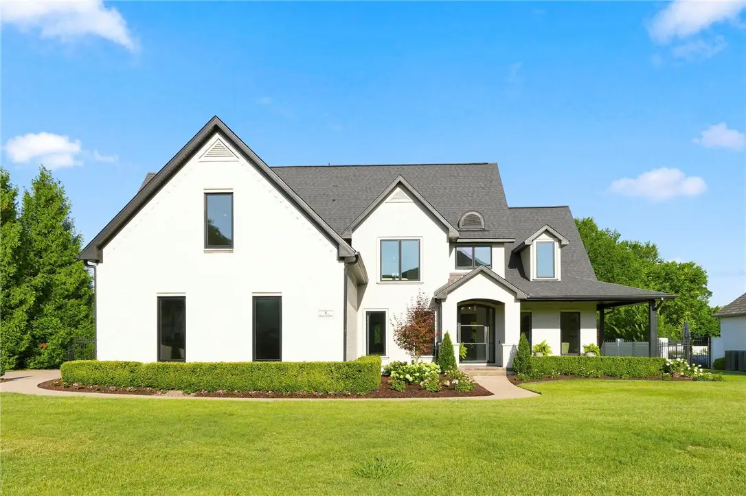 8 Sherwood Drive, Rogers, AR 72758 - #1