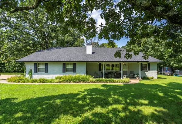 22013 Meadow Wood Drive, Siloam Springs, AR 72761