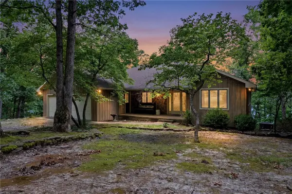 891 Lakeview Drive, Eureka Springs, AR 72631