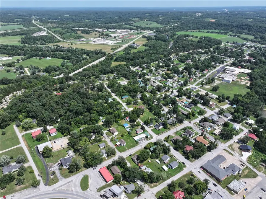 203 N Walnut Street, Anderson, MO 64831 - #3