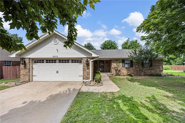 3215 Huntington Cove, Russellville, AR 72802