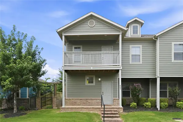697 N Wordsworth Lane, Fayetteville, AR 72704
