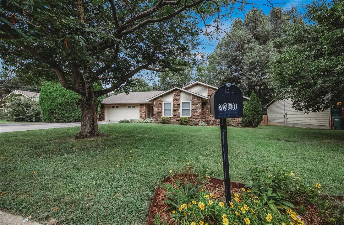 2350 E Country, Fayetteville, AR 72703 - #1