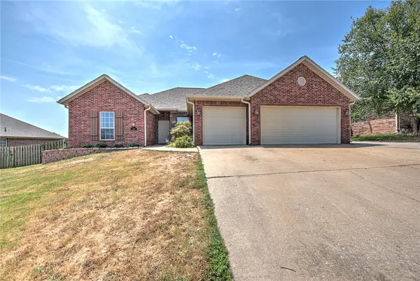 500 Halleck Coach Road, Centerton, AR 72719