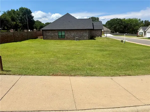 1901 Harbor Lane, Russellville, AR 72802