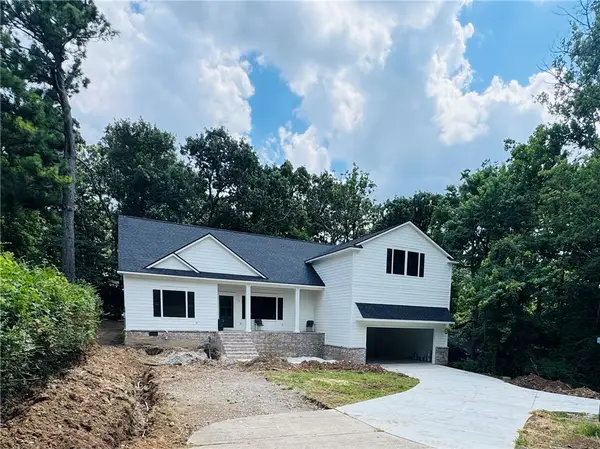 409 Patricia Lane, Fayetteville, AR 72703