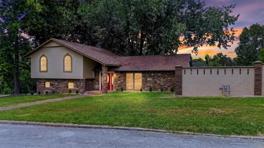 1402 11th Street, Bentonville, AR 72712 - #2