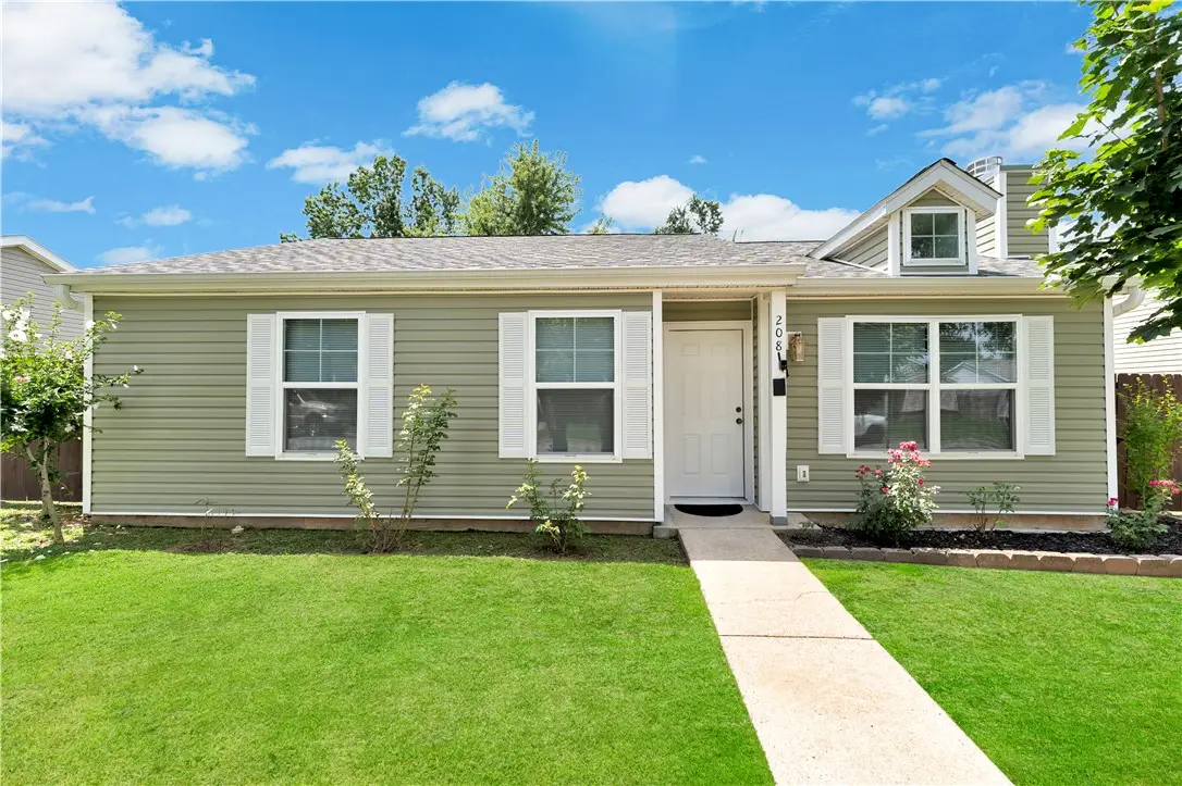 208 SE 17th Street, Bentonville, AR 72712 - #1