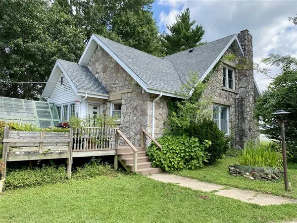 1304 E Main Street, Green Forest, AR 72638