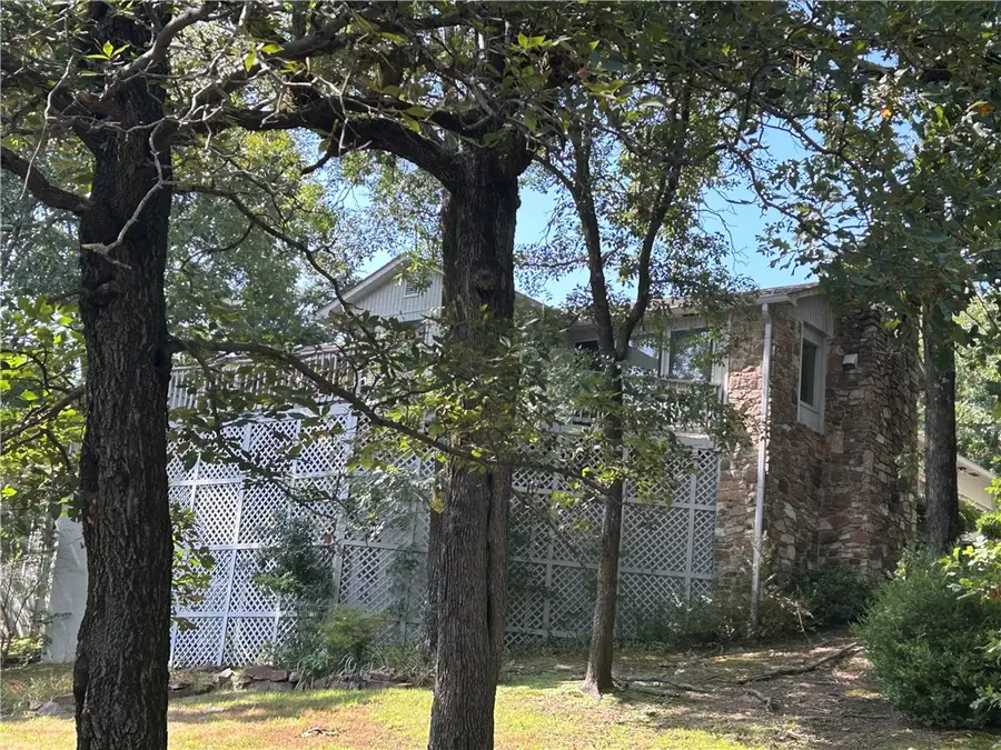 61 Abbey Road, Russellville, AR 72802 - #3