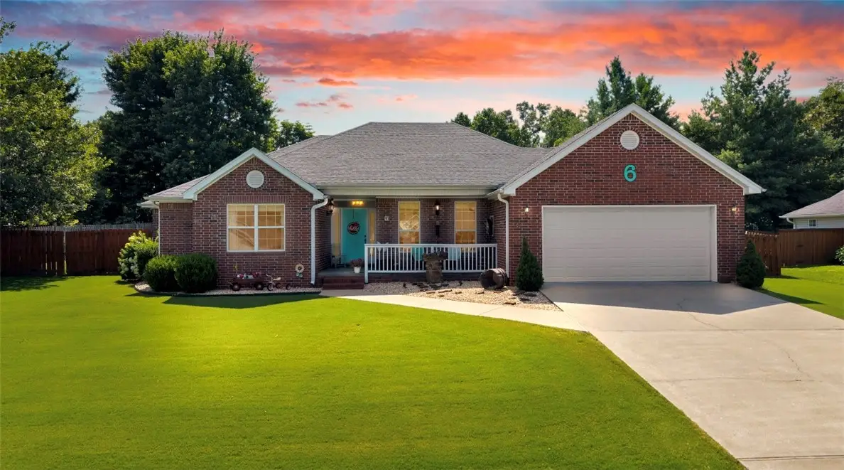 6 Breeghle Lane, Bella Vista, AR 72714 - #1