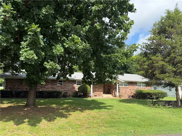 704 Vine Street, Clarksville, AR 72830